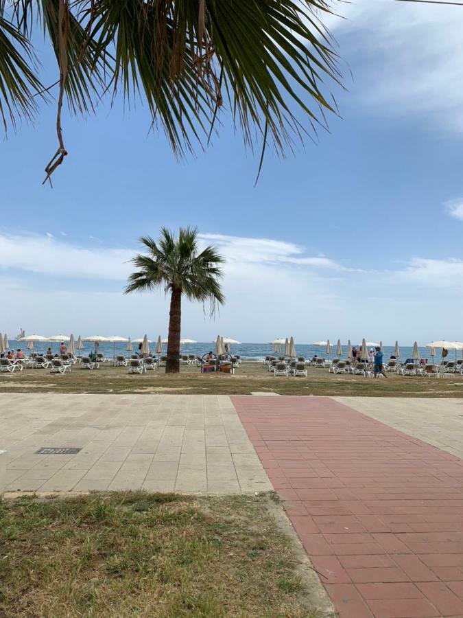 Tony'S Boutique Apartment Larnaca Buitenkant foto