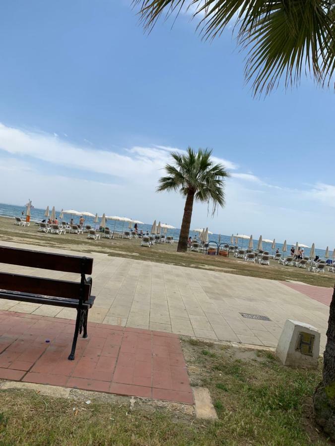 Tony'S Boutique Apartment Larnaca Buitenkant foto