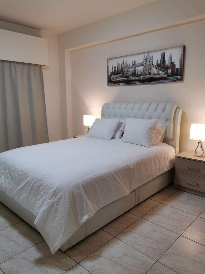 Tony'S Boutique Apartment Larnaca Buitenkant foto
