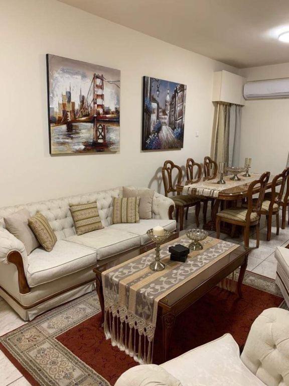 Tony'S Boutique Apartment Larnaca Buitenkant foto