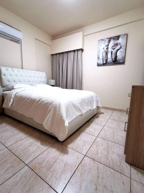 Tony'S Boutique Apartment Larnaca Buitenkant foto