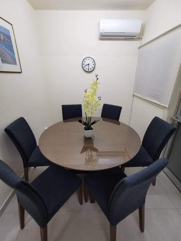 Tony'S Boutique Apartment Larnaca Buitenkant foto